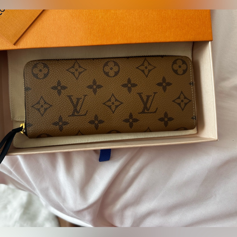Authentic LV Cle’mence Reverse Monogram Wallet (Like New Condition)